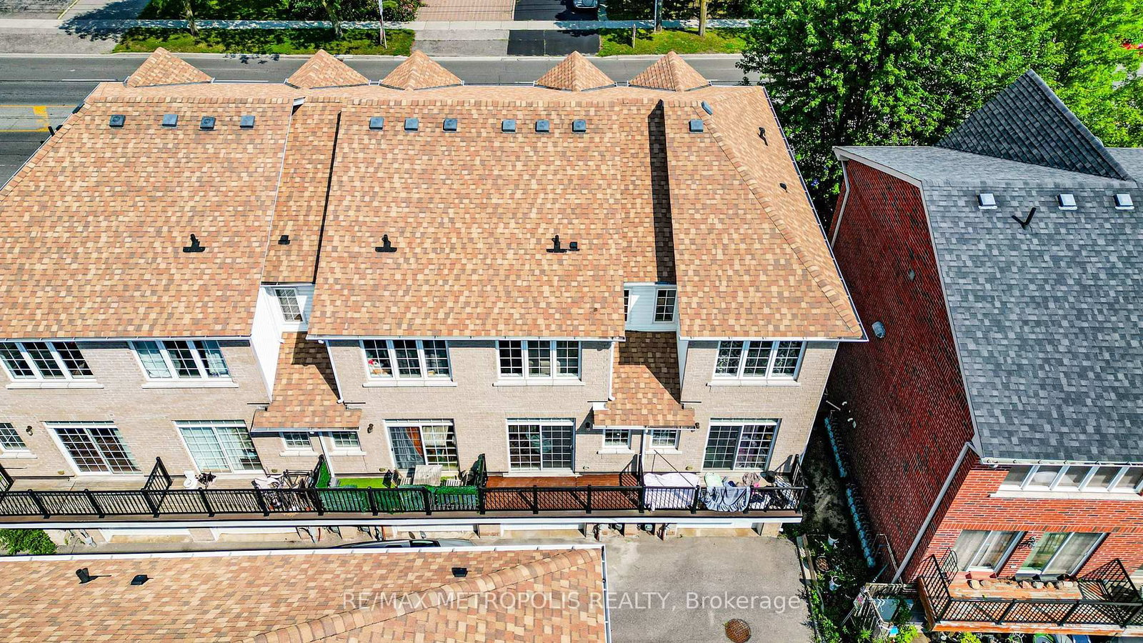 3767B St Clair Avenue E • Toronto, ON photo 10