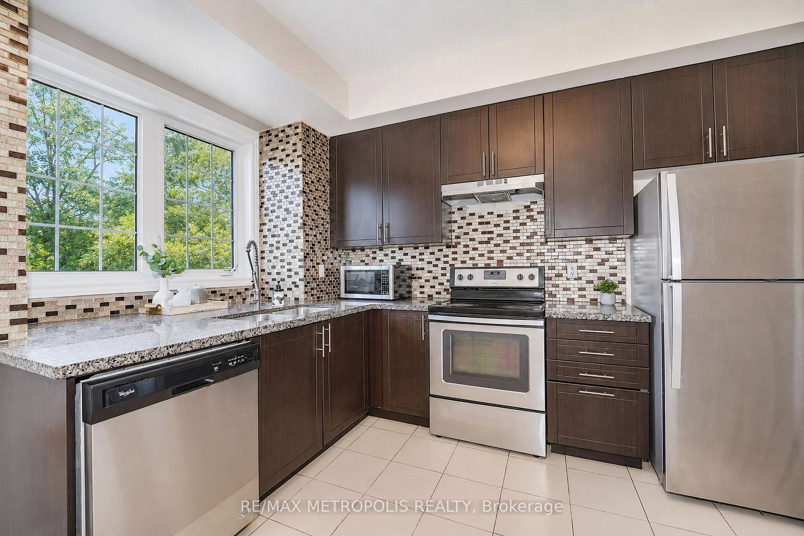3767B St Clair Avenue E • Toronto, ON photo 28