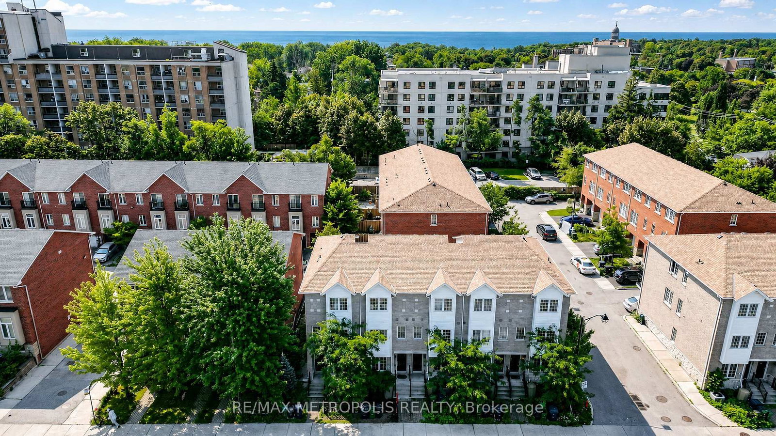 3767B St Clair Avenue E • Toronto, ON photo 6