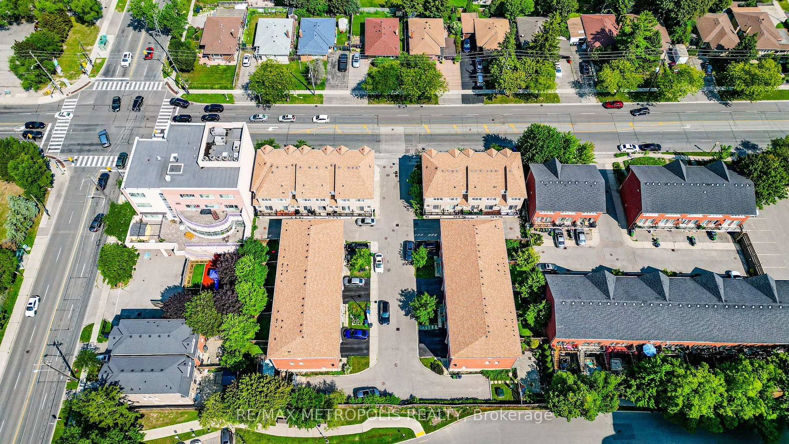3767B St Clair Avenue E • Toronto, ON photo 9