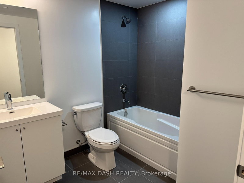 1138 - 2545 Simcoe Street N