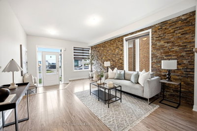 142 Vanier Street • Whitby, ON photo 5