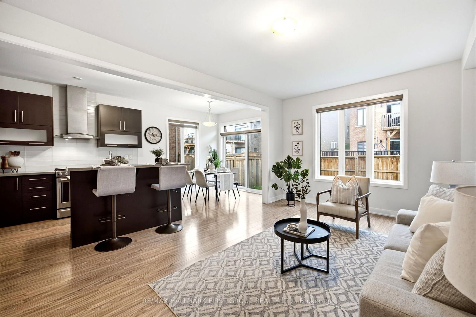 142 Vanier Street • Whitby, ON photo 9