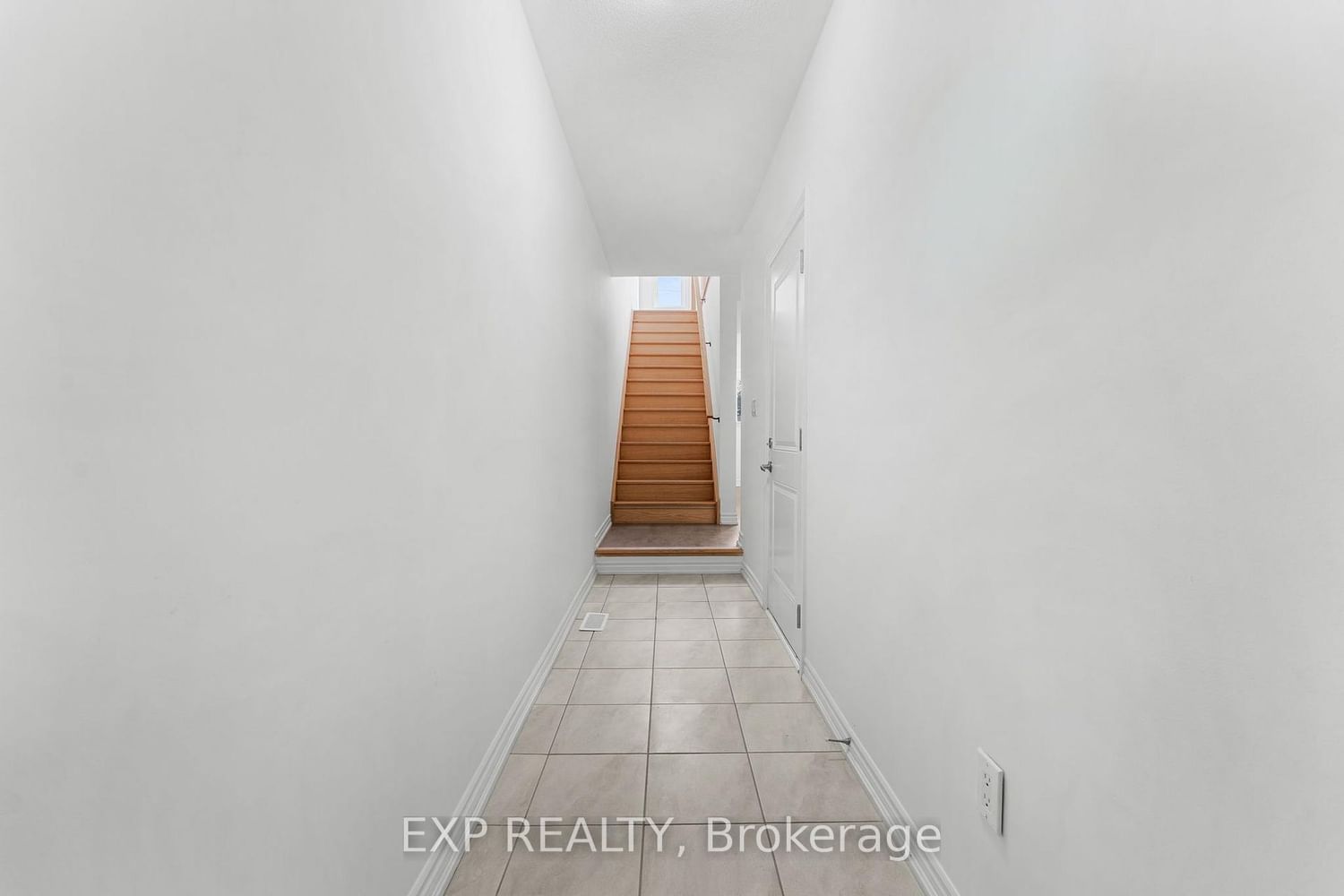 388 Okanagan Path • Oshawa, ON photo 4