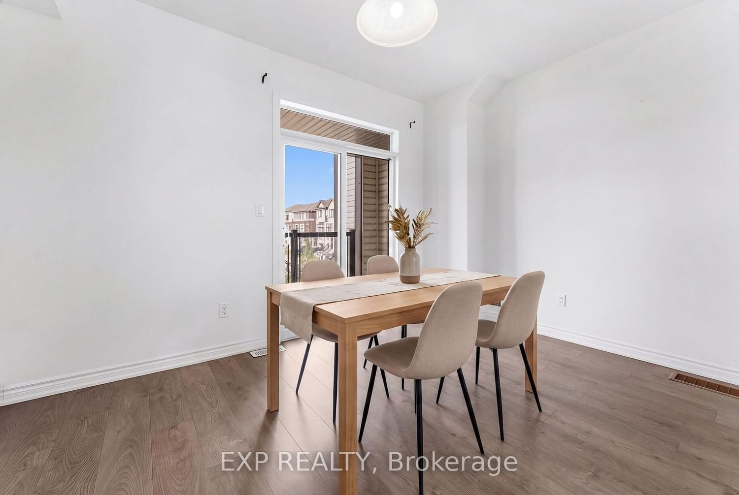 388 Okanagan Path • Oshawa, ON photo 6