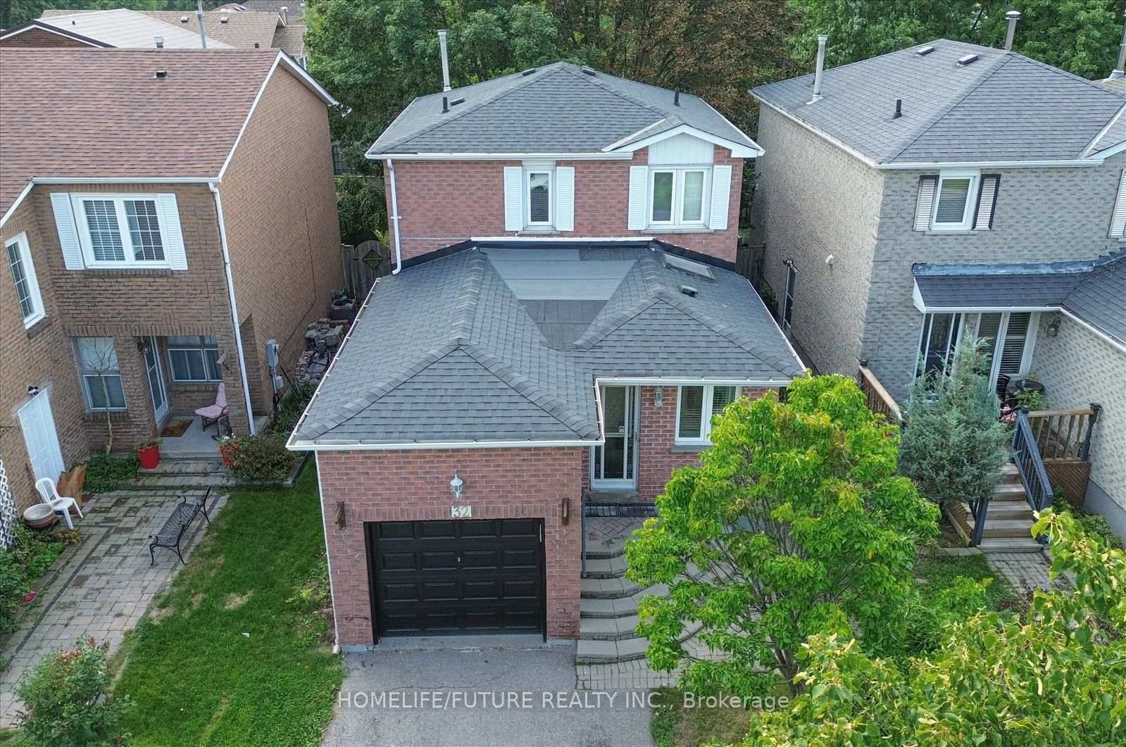 32 Marshall Crescent • Ajax, ON photo 1
