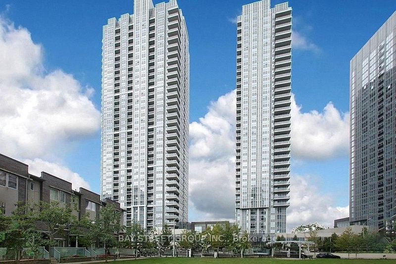 2123 - 275 Village Green Square
