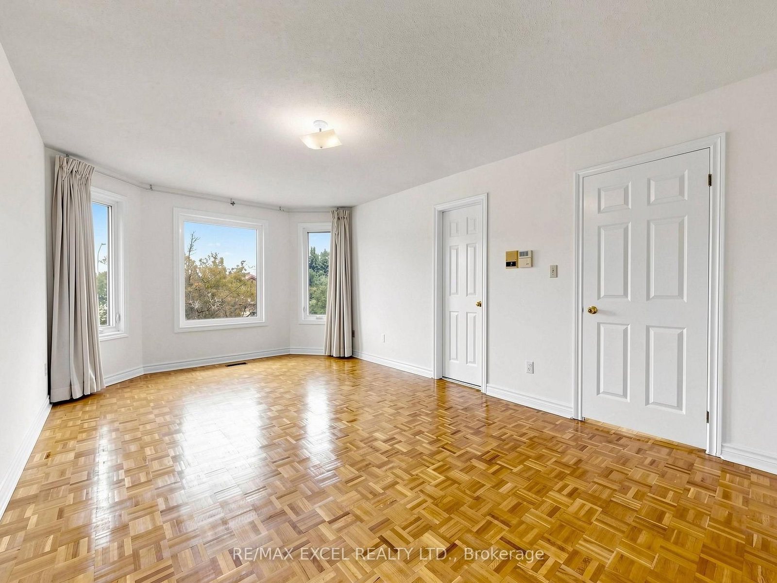 3 Lovekin Grove • Toronto, ON photo 24