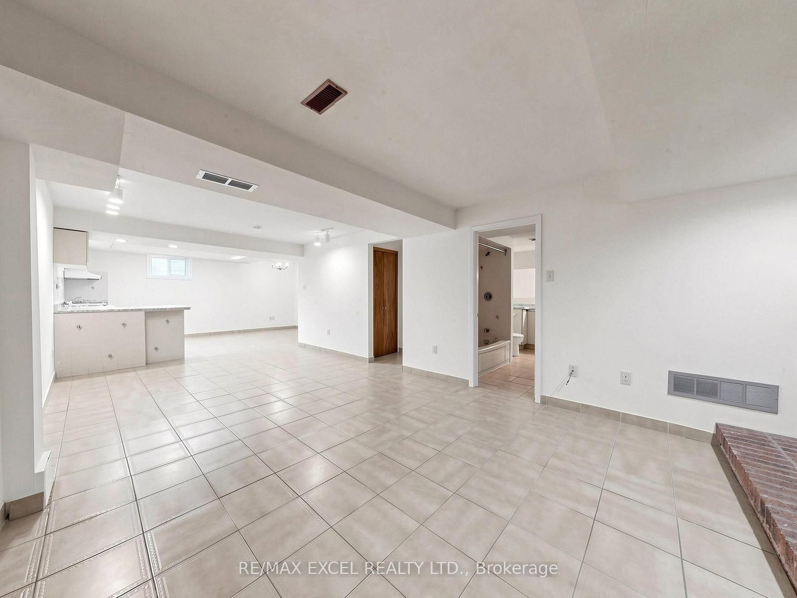 3 Lovekin Grove • Toronto, ON photo 38
