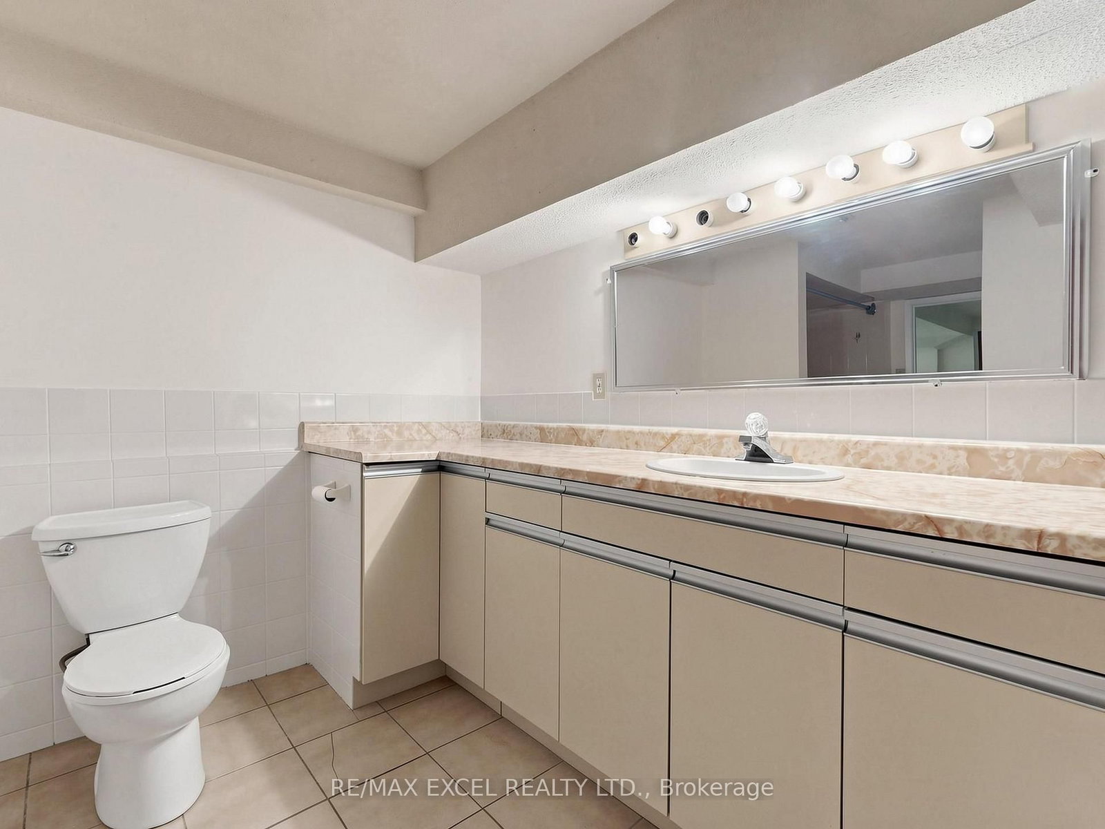 3 Lovekin Grove • Toronto, ON photo 40
