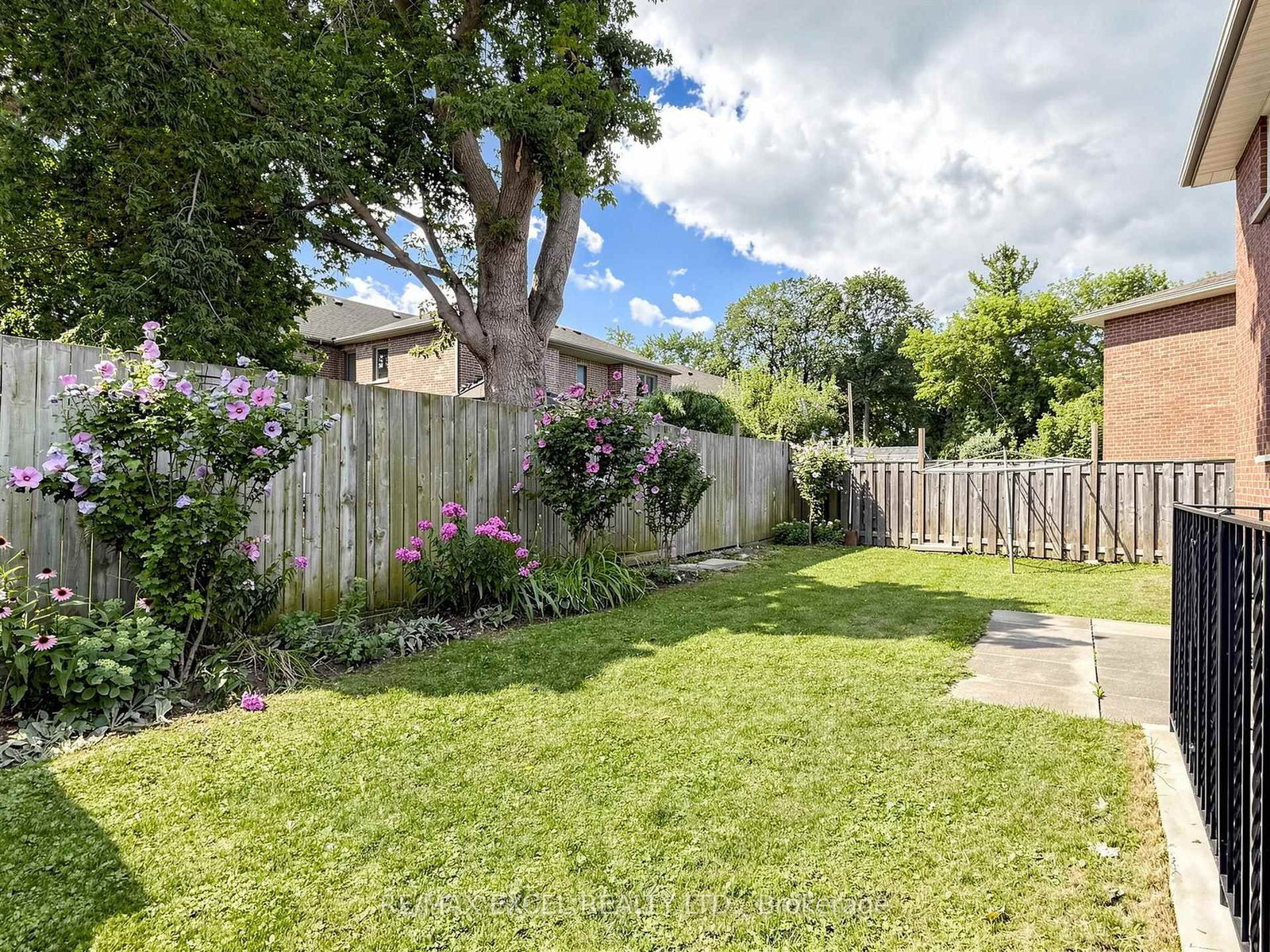 3 Lovekin Grove • Toronto, ON photo 49
