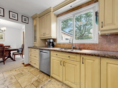 479 Bernhard Crescent • Oshawa, ON photo 8