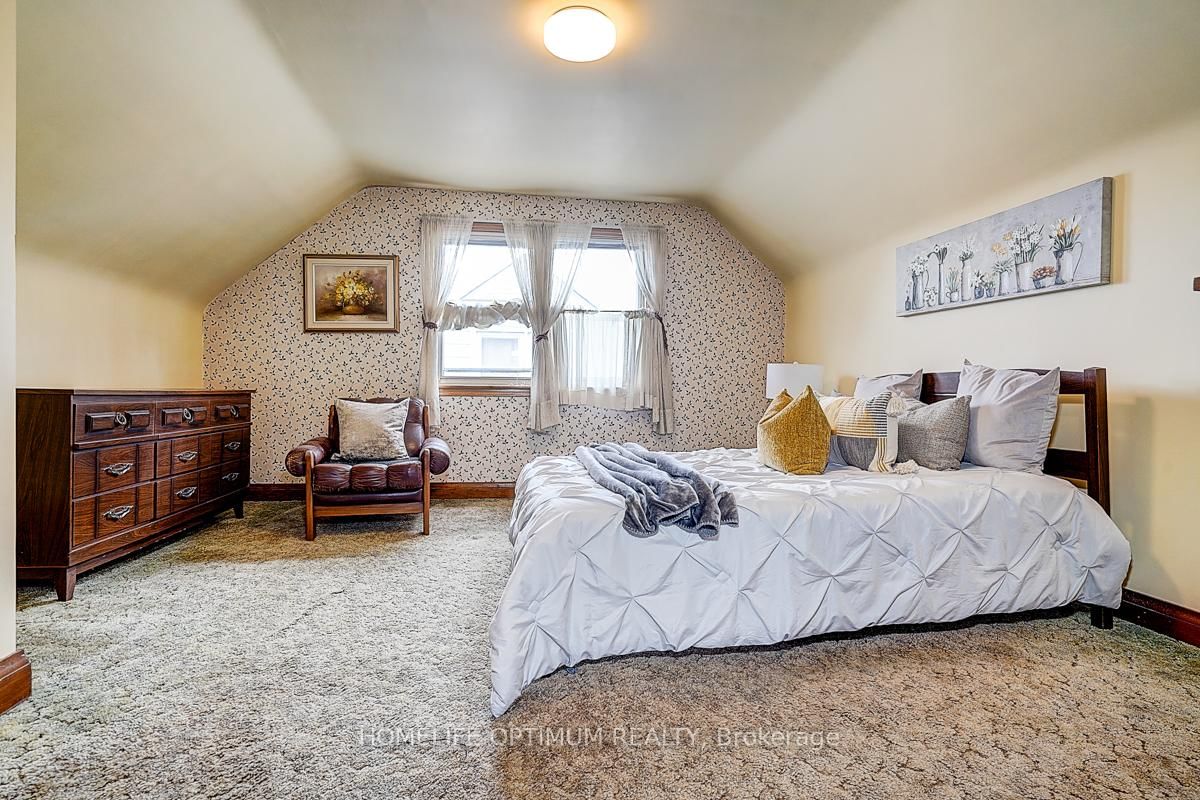 16 Ayre Point Road • Toronto, ON photo 20