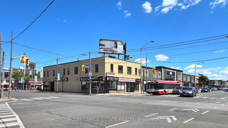2558 Danforth Avenue, Toronto