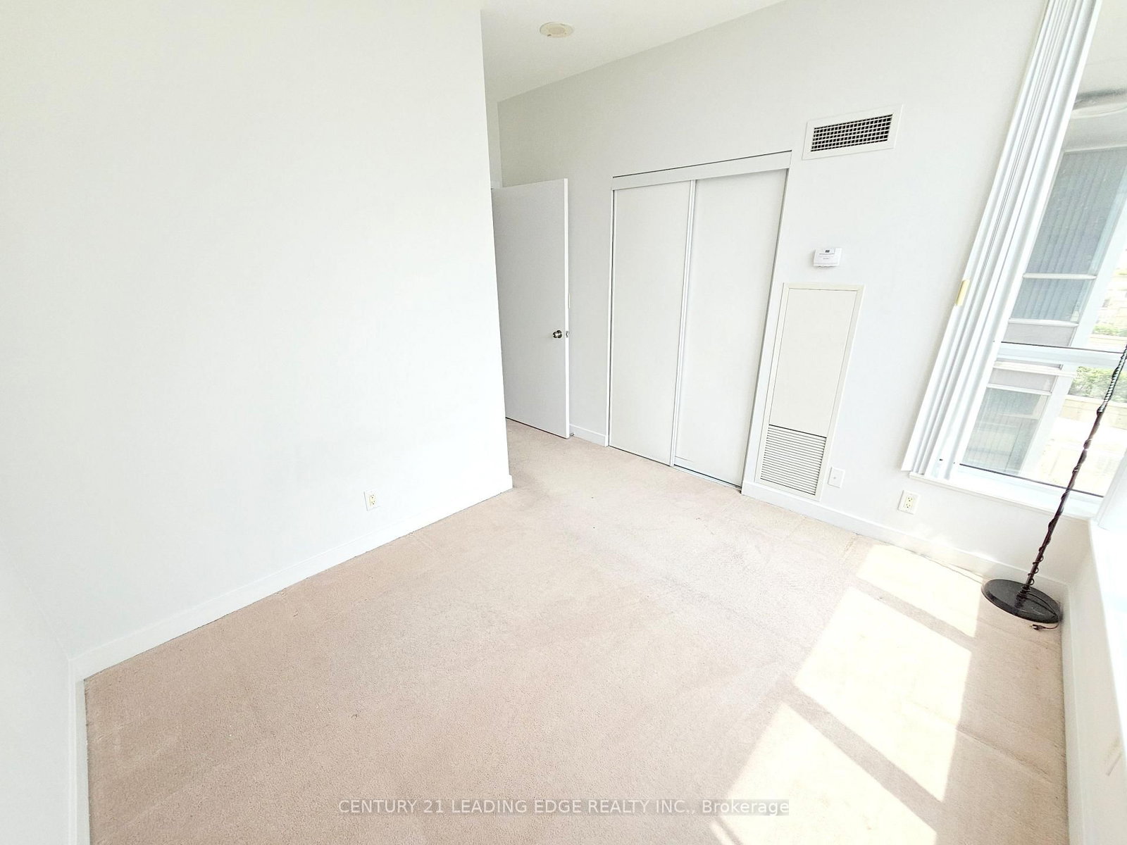 TH120-38 Lee Centre Dr, Toronto, view 18