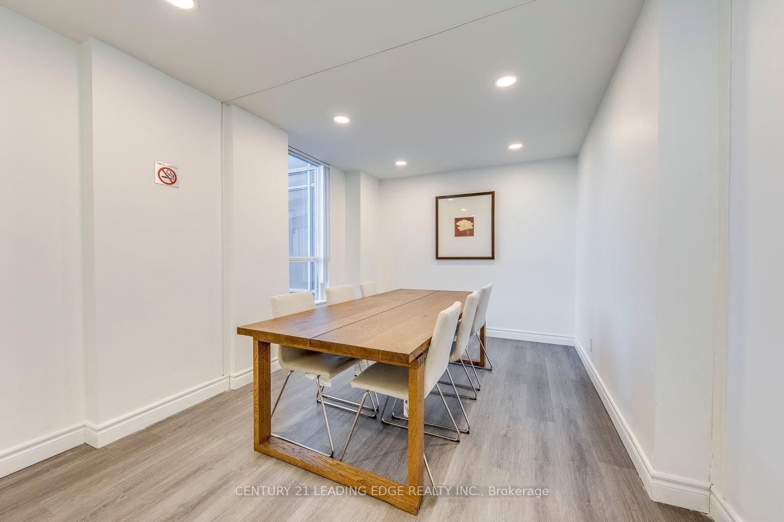 TH120-38 Lee Centre Dr, Toronto, view 26