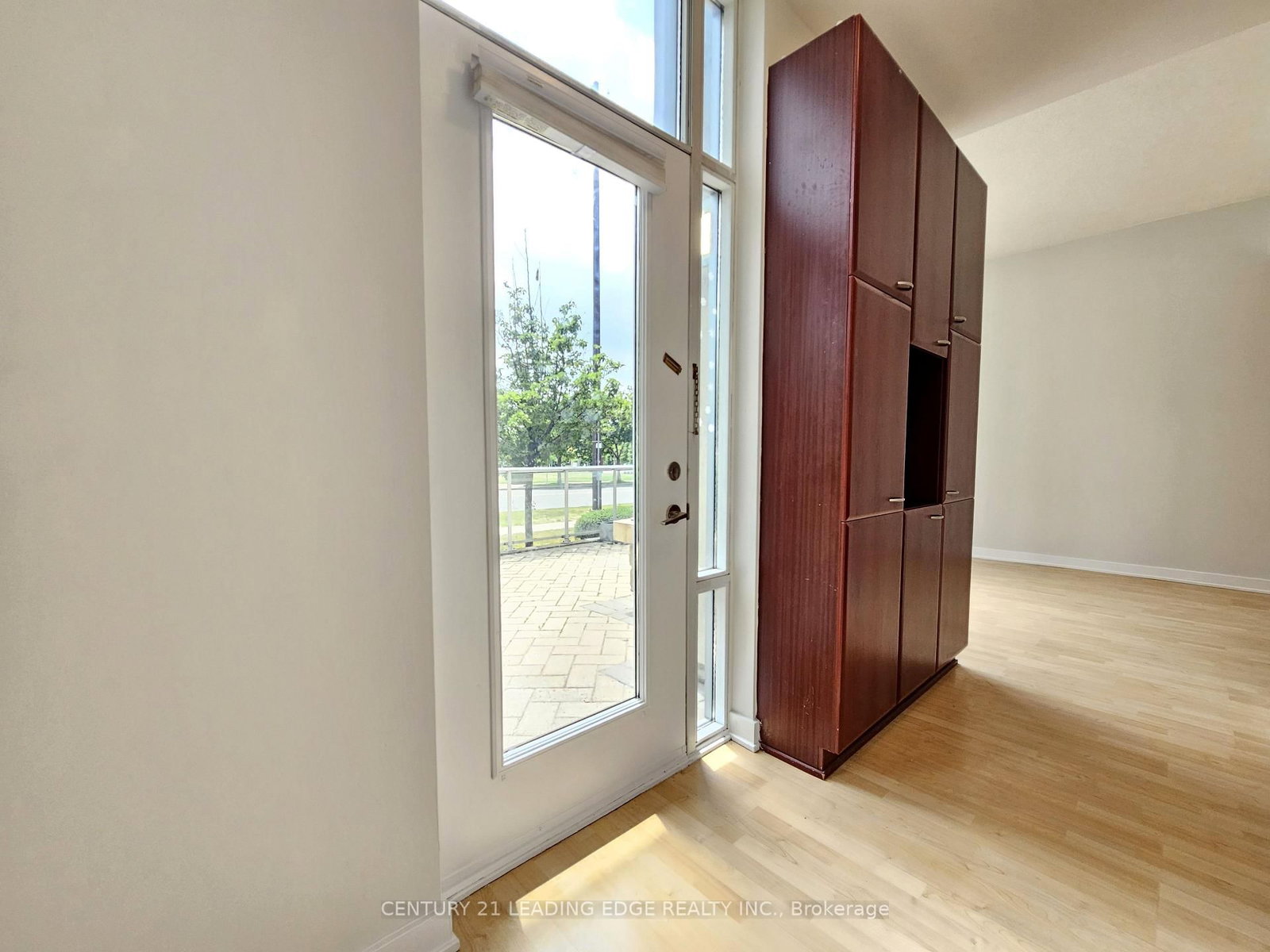 TH120-38 Lee Centre Dr, Toronto, view 4