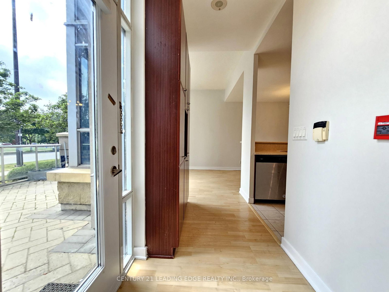 TH120-38 Lee Centre Dr, Toronto, view 6