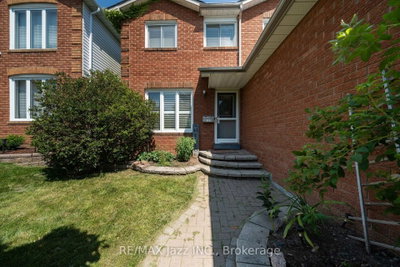 110 Freeland Avenue • Clarington, ON photo 3