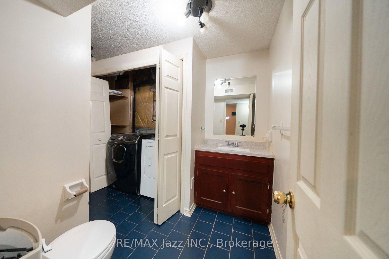 110 Freeland Avenue • Clarington, ON photo 37