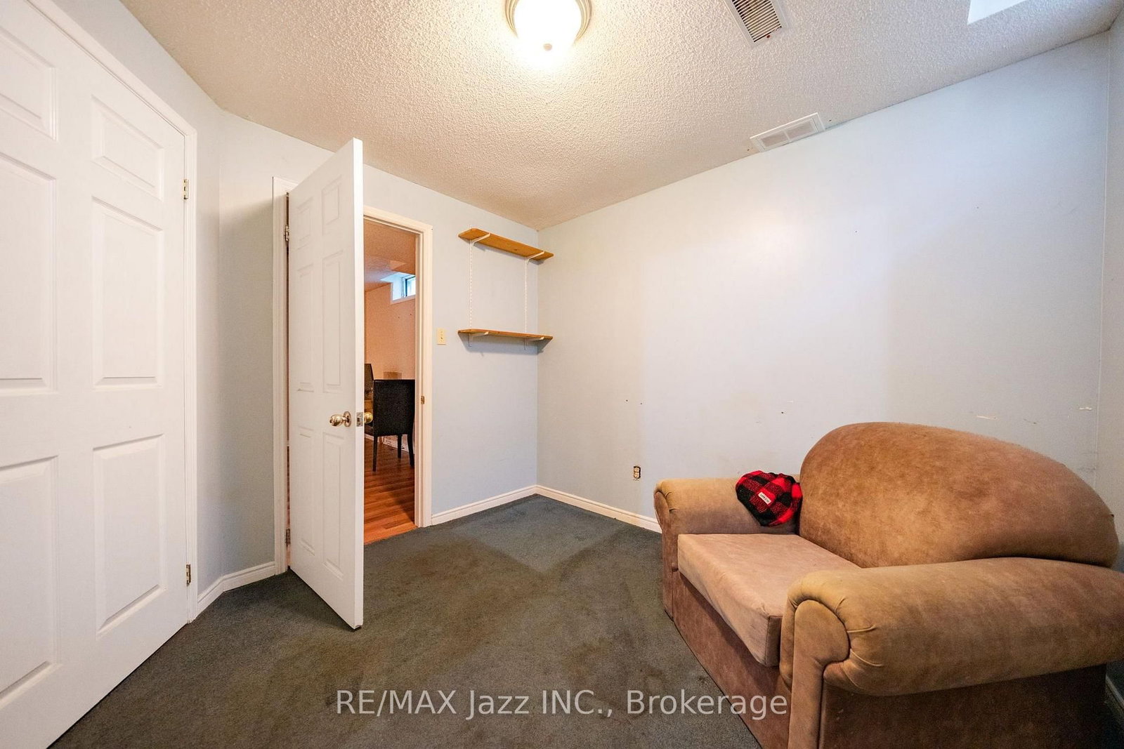 110 Freeland Avenue • Clarington, ON photo 39