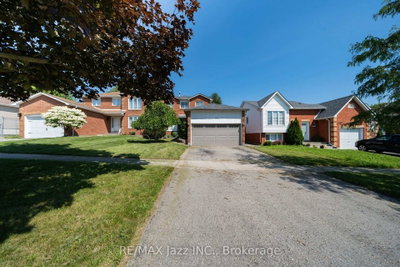 110 Freeland Avenue • Clarington, ON photo 4
