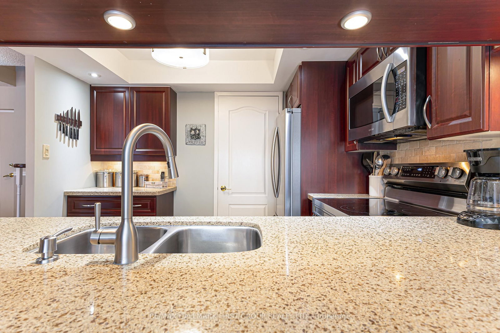 25 Cumberland Lane • #110 • Ajax, ON photo 9