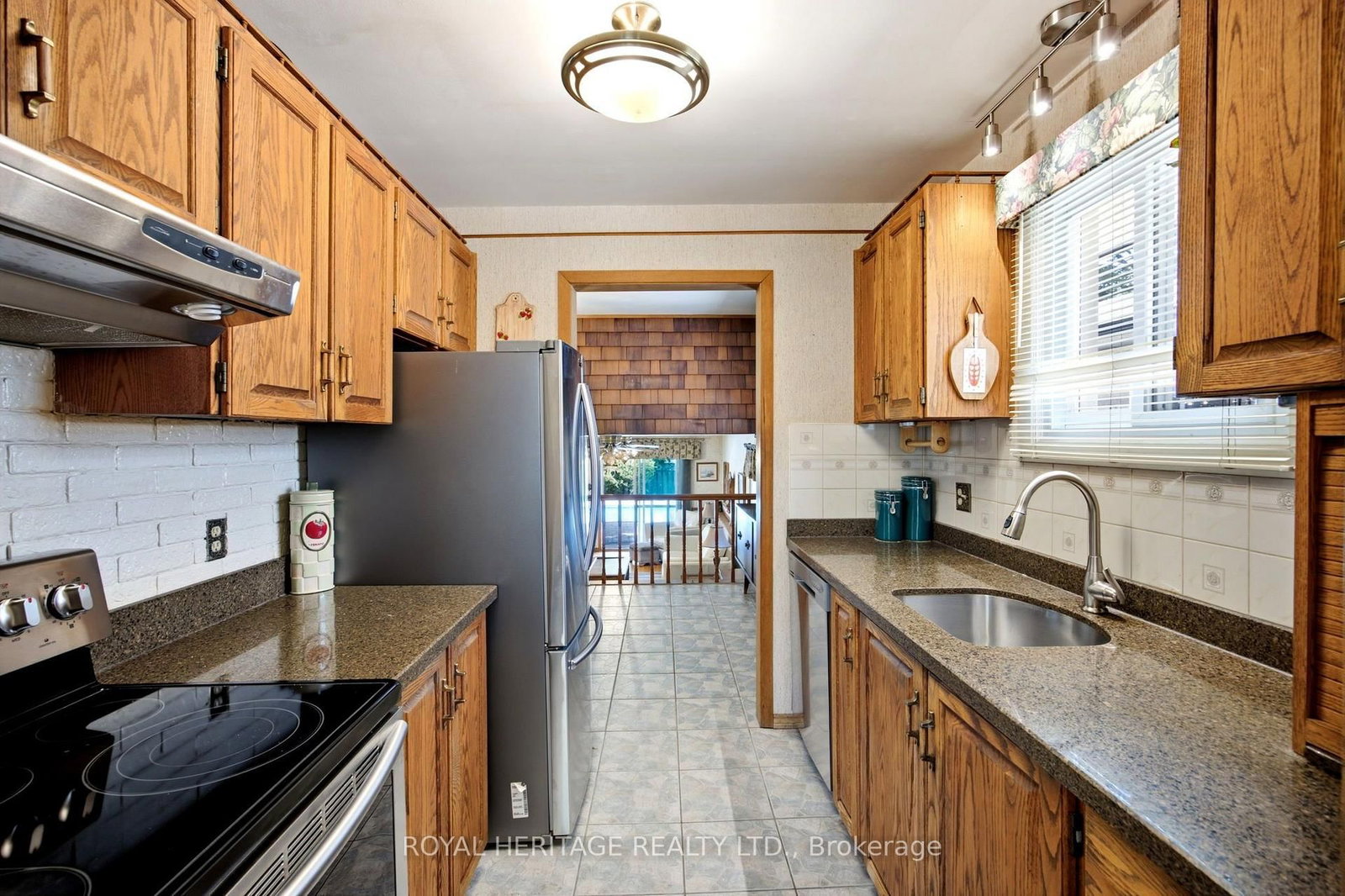 394 Amstel Court • Oshawa, ON photo 14