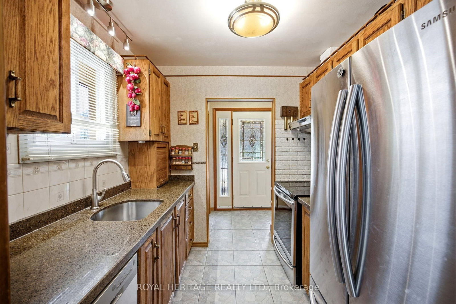 394 Amstel Court • Oshawa, ON photo 16