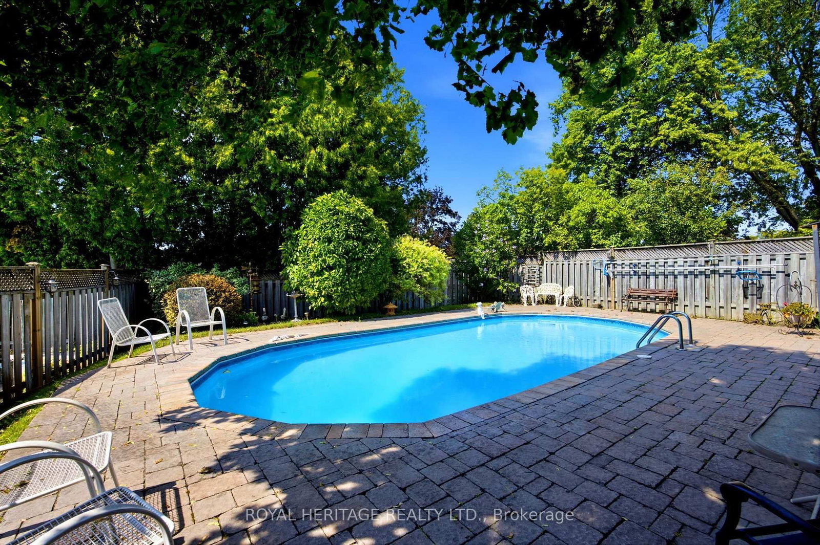 394 Amstel Court • Oshawa, ON photo 38