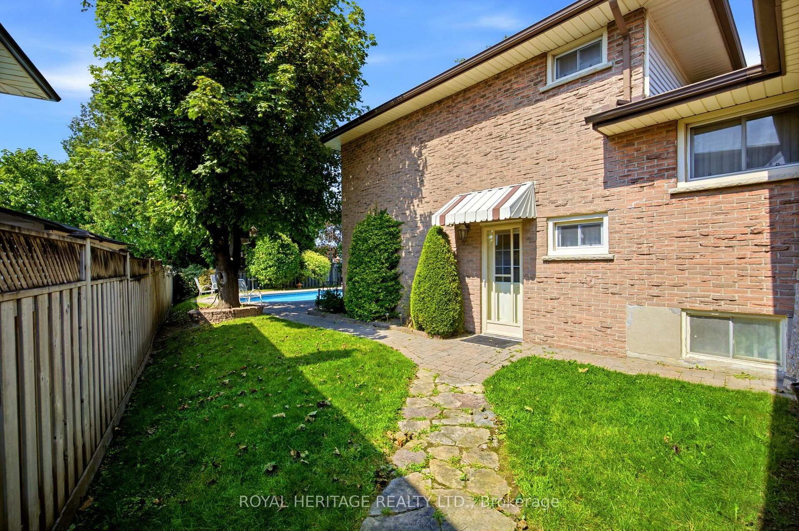 394 Amstel Court • Oshawa, ON photo 39