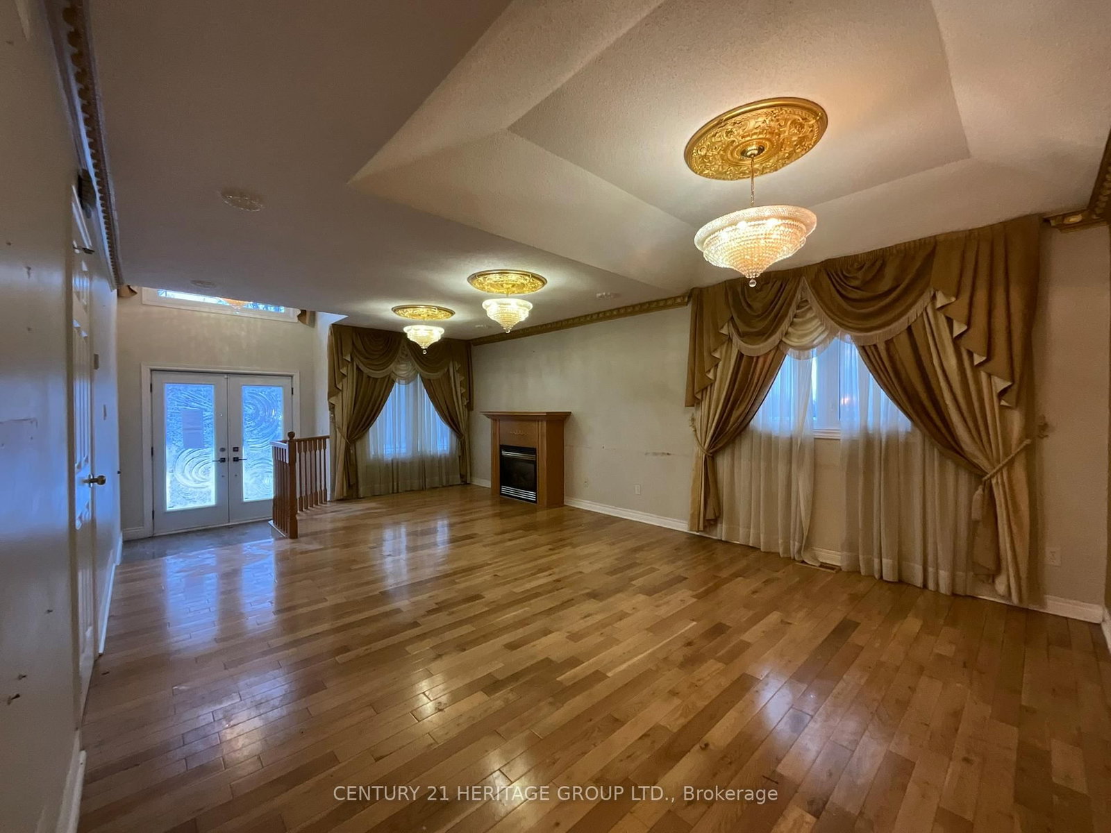 305 Sandringham Drive • Clarington, ON photo 10