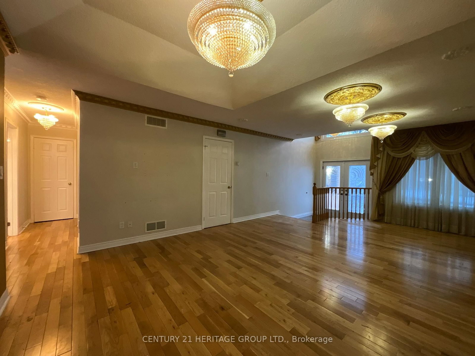 305 Sandringham Drive • Clarington, ON photo 11