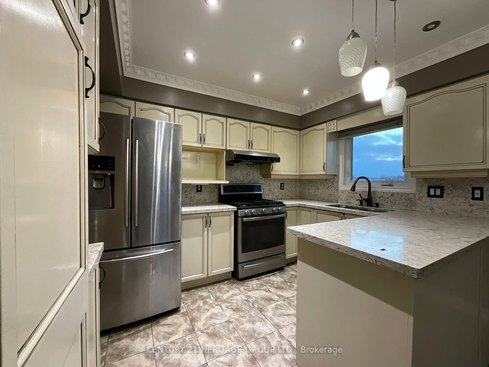 305 Sandringham Drive • Clarington, ON photo 15