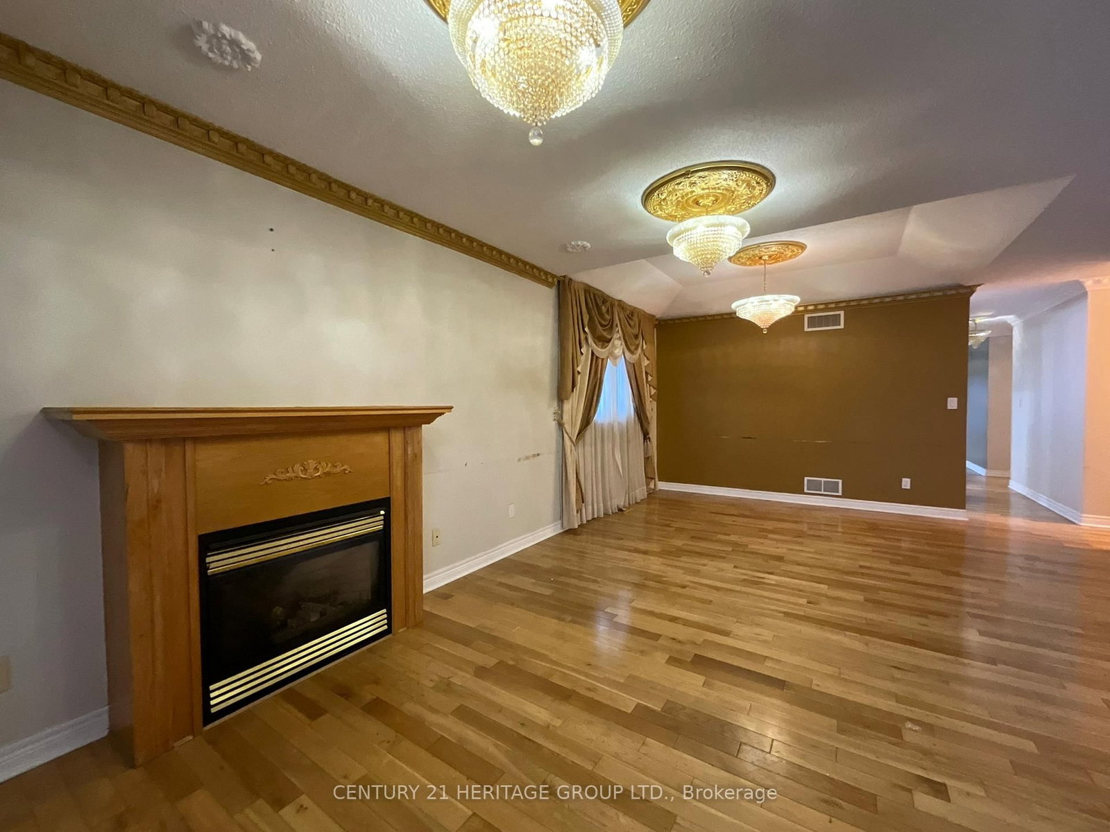 305 Sandringham Drive • Clarington, ON photo 8
