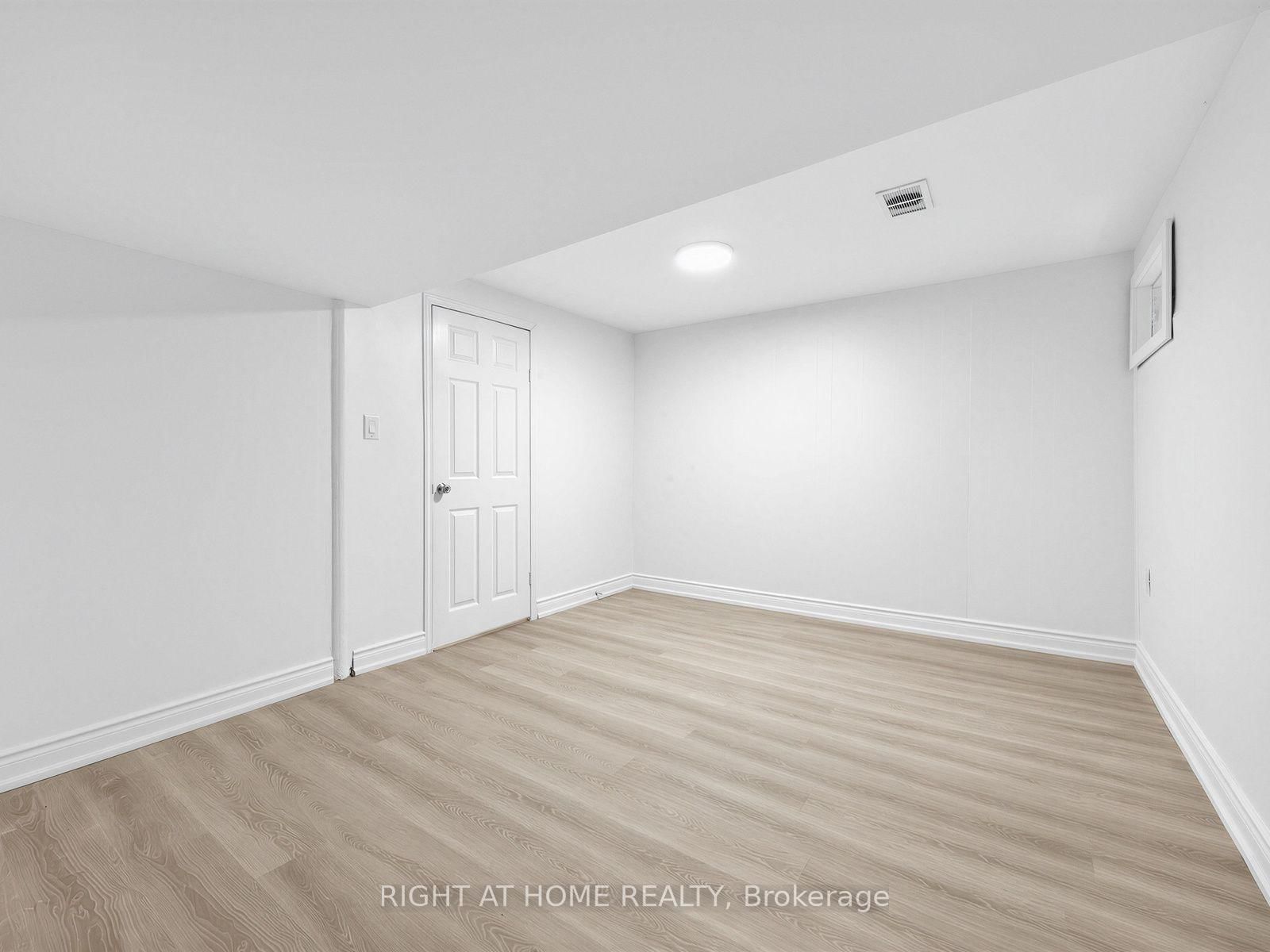 336 Sprucewood Court • Toronto, ON photo 25