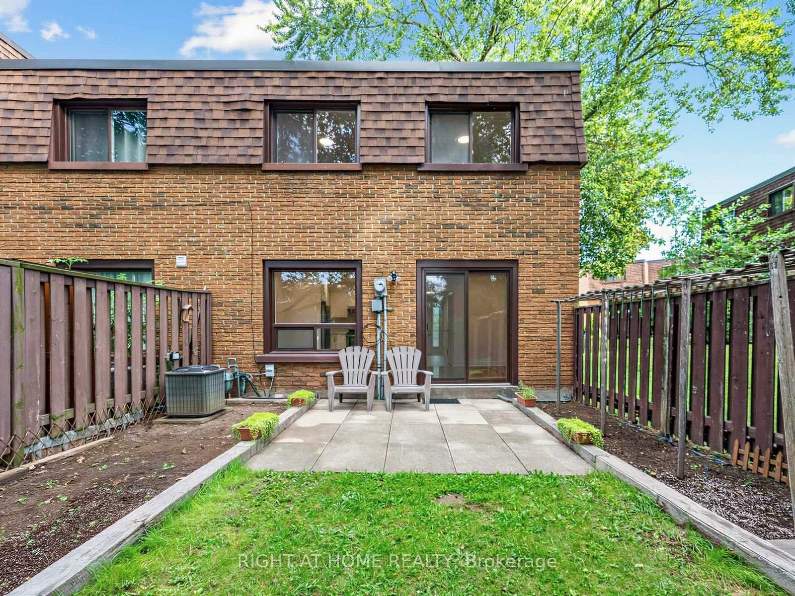 336 Sprucewood Court • Toronto, ON photo 30