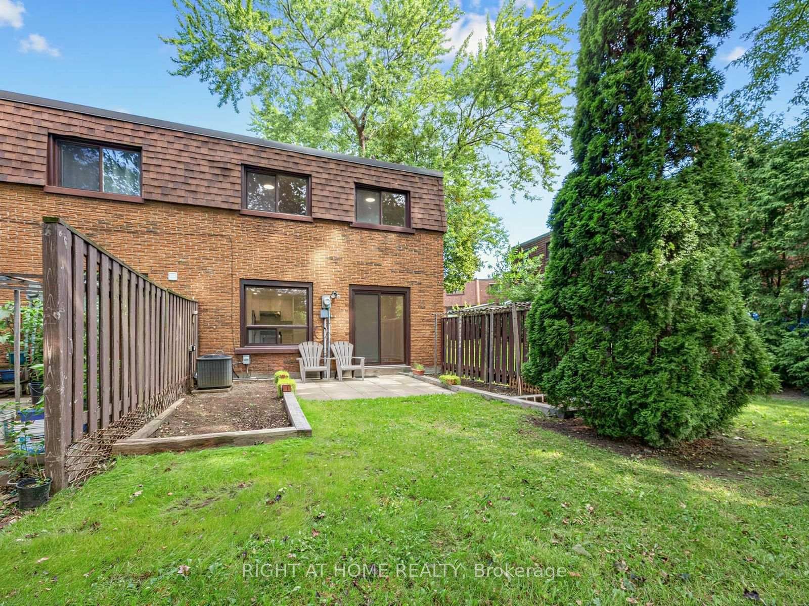 336 Sprucewood Court • Toronto, ON photo 31
