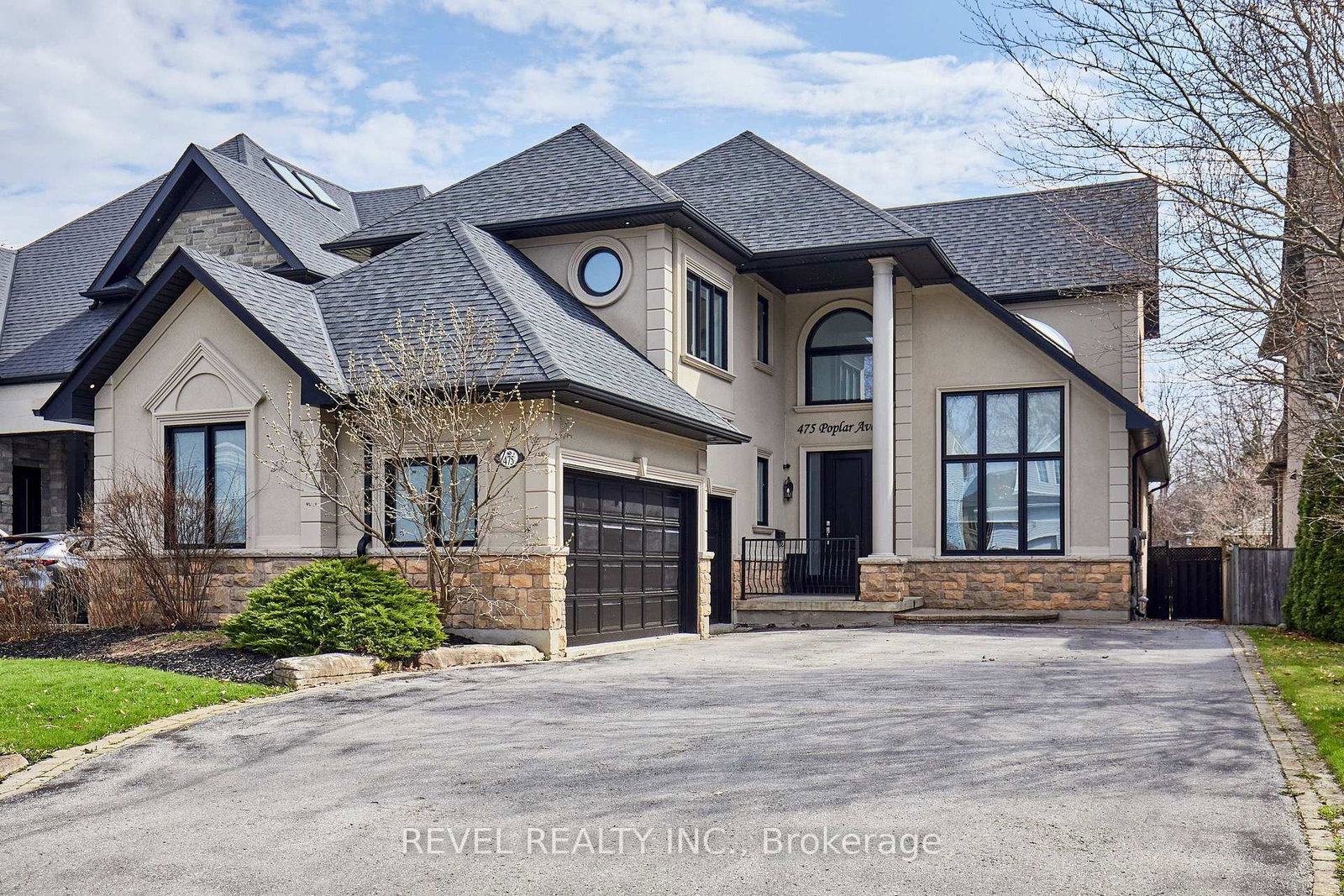 475 Poplar Avenue • Ajax, ON photo 2