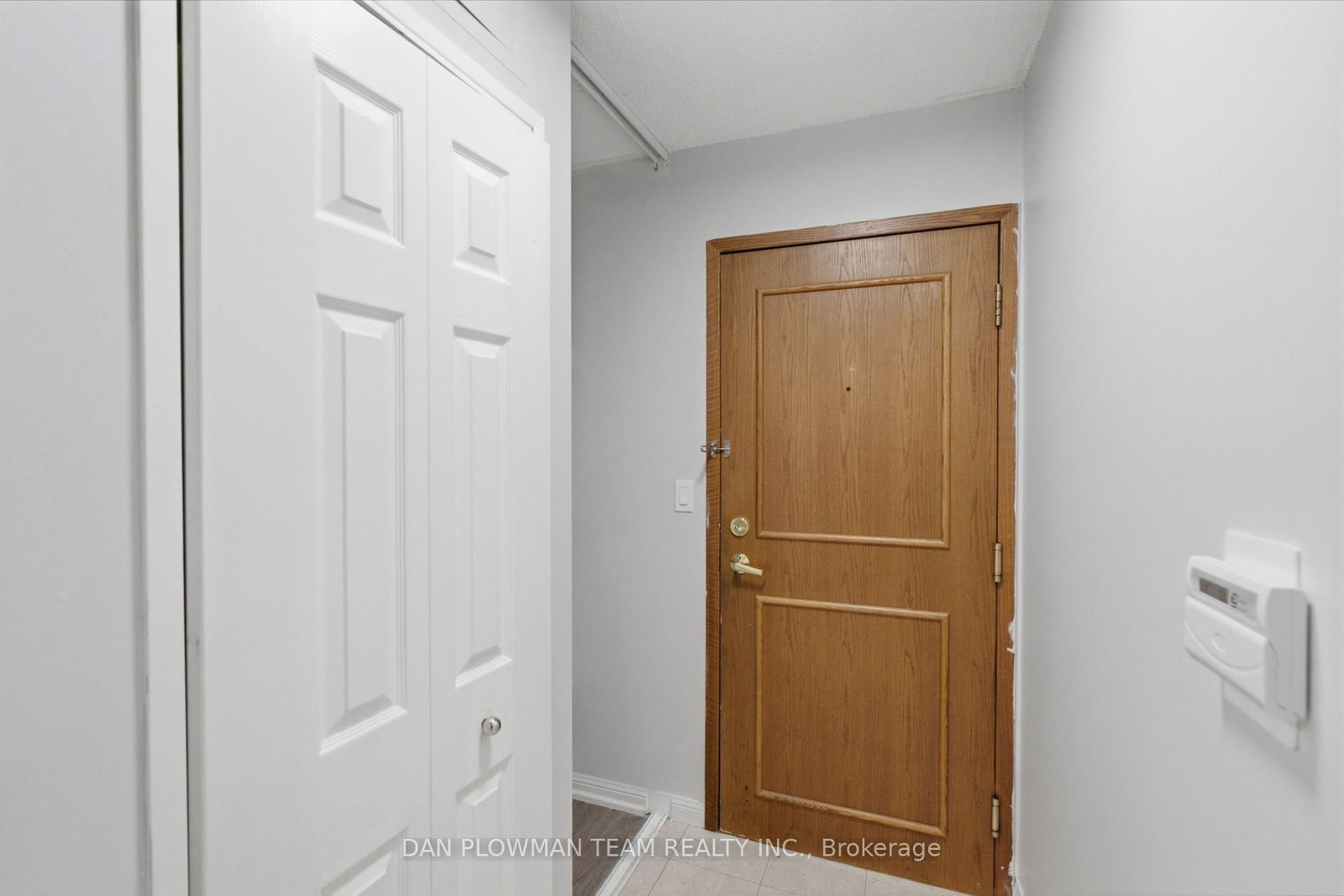 8 Lee Centre Drive • #913 • Toronto, ON photo 5