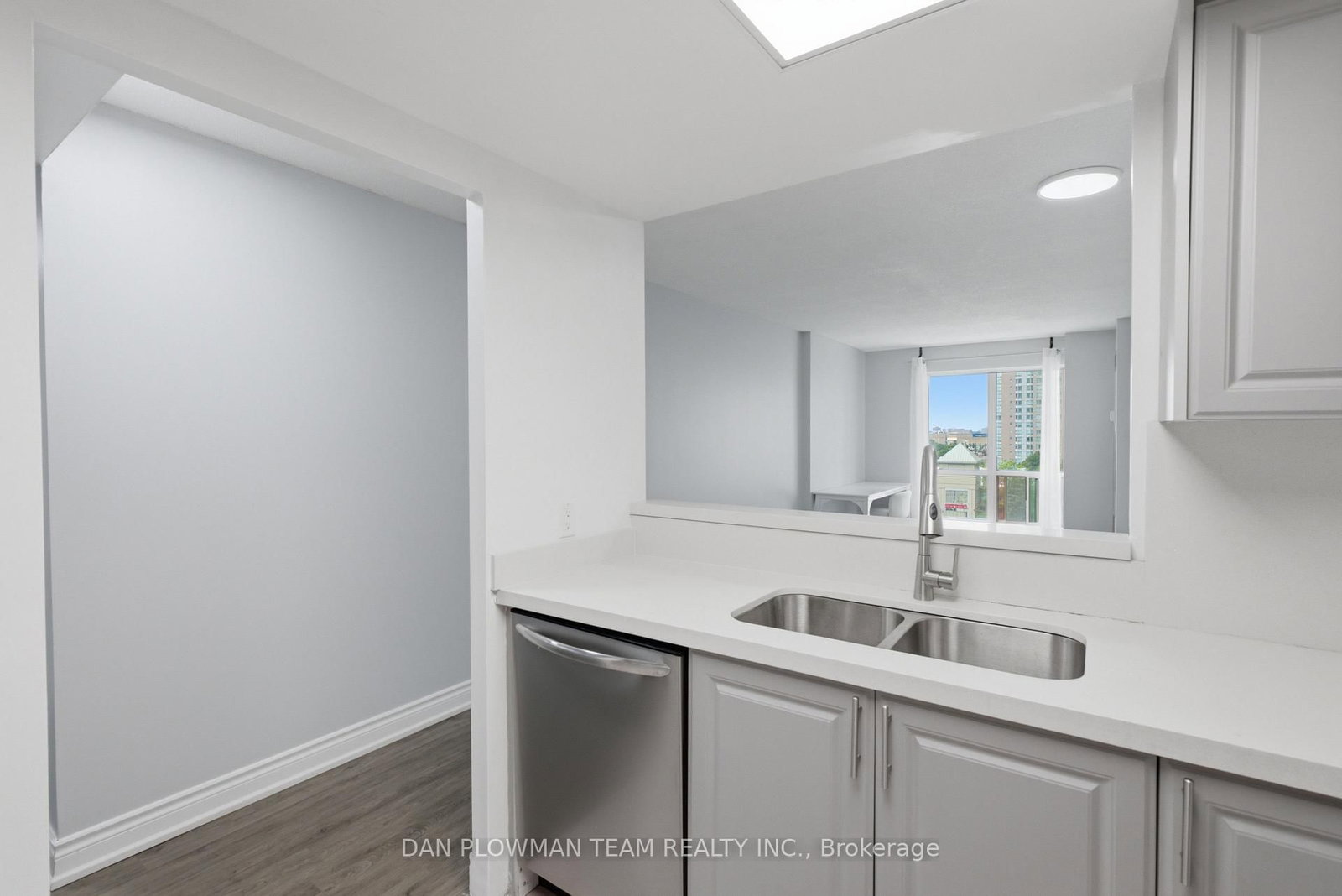 8 Lee Centre Drive • #913 • Toronto, ON photo 9