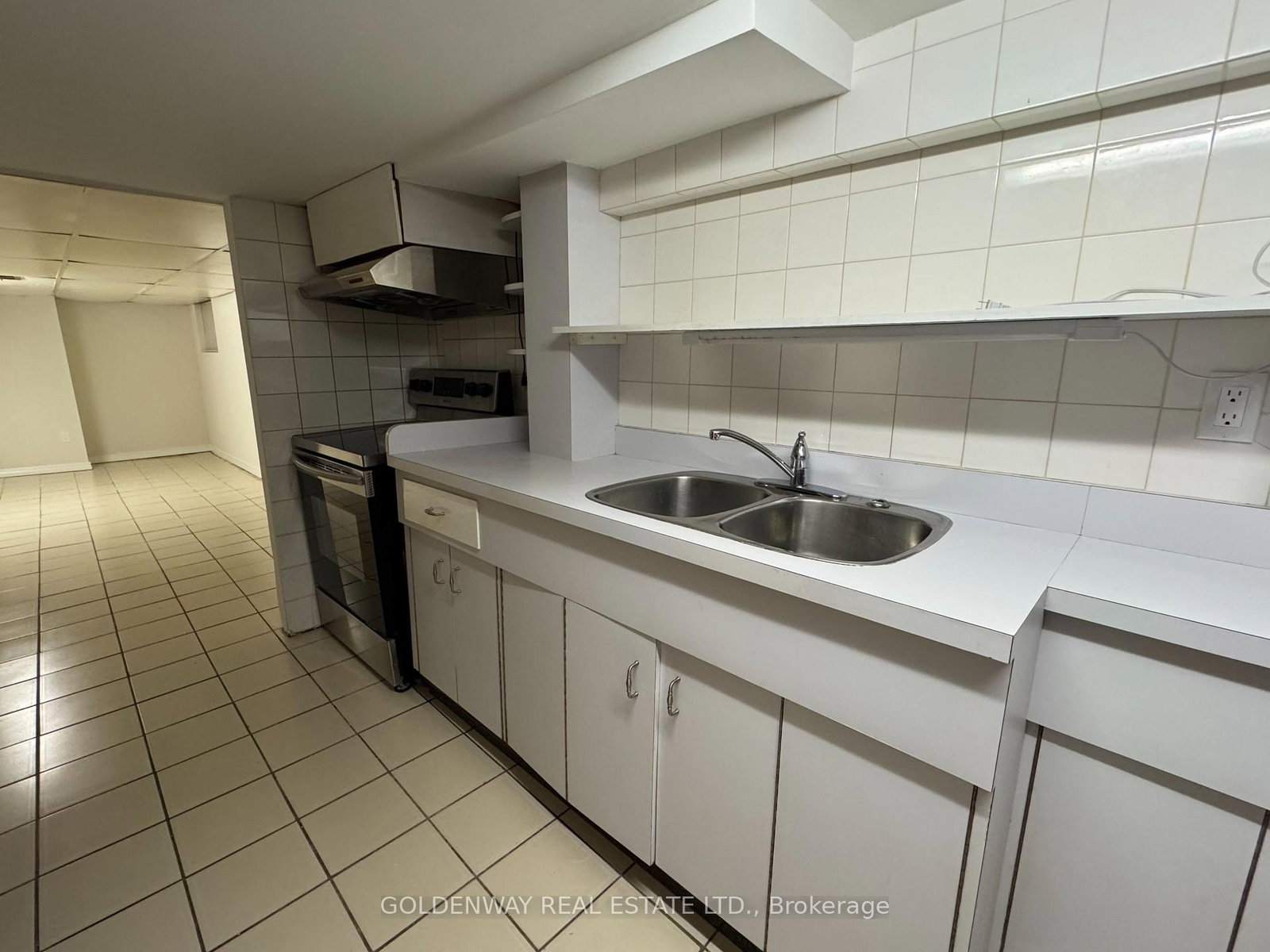327 Springdale Boulevard • Toronto, ON photo 15