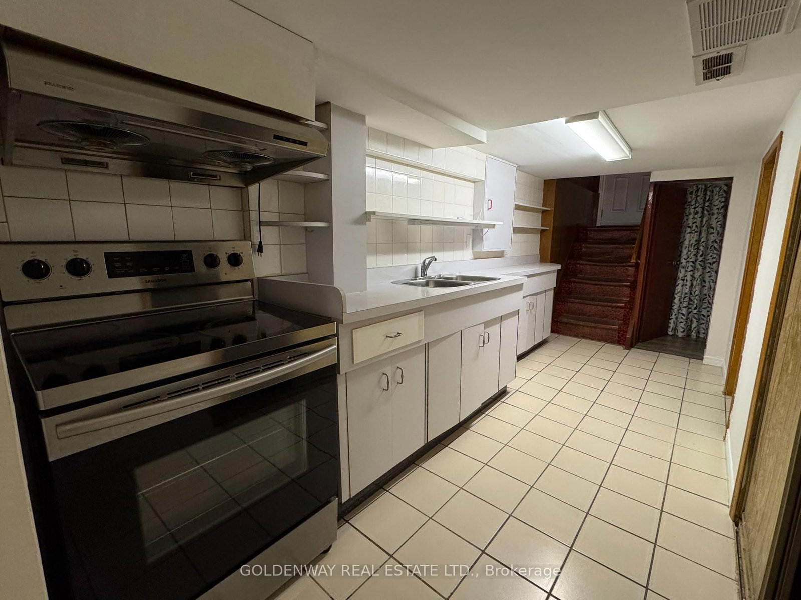 327 Springdale Boulevard • Toronto, ON photo 16