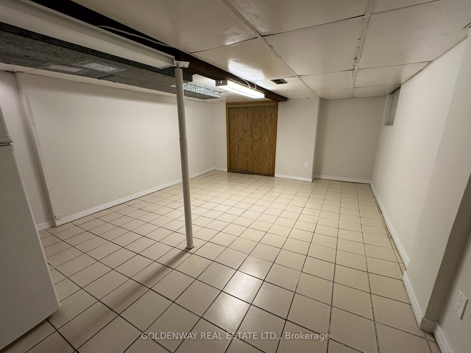 327 Springdale Boulevard • Toronto, ON photo 18
