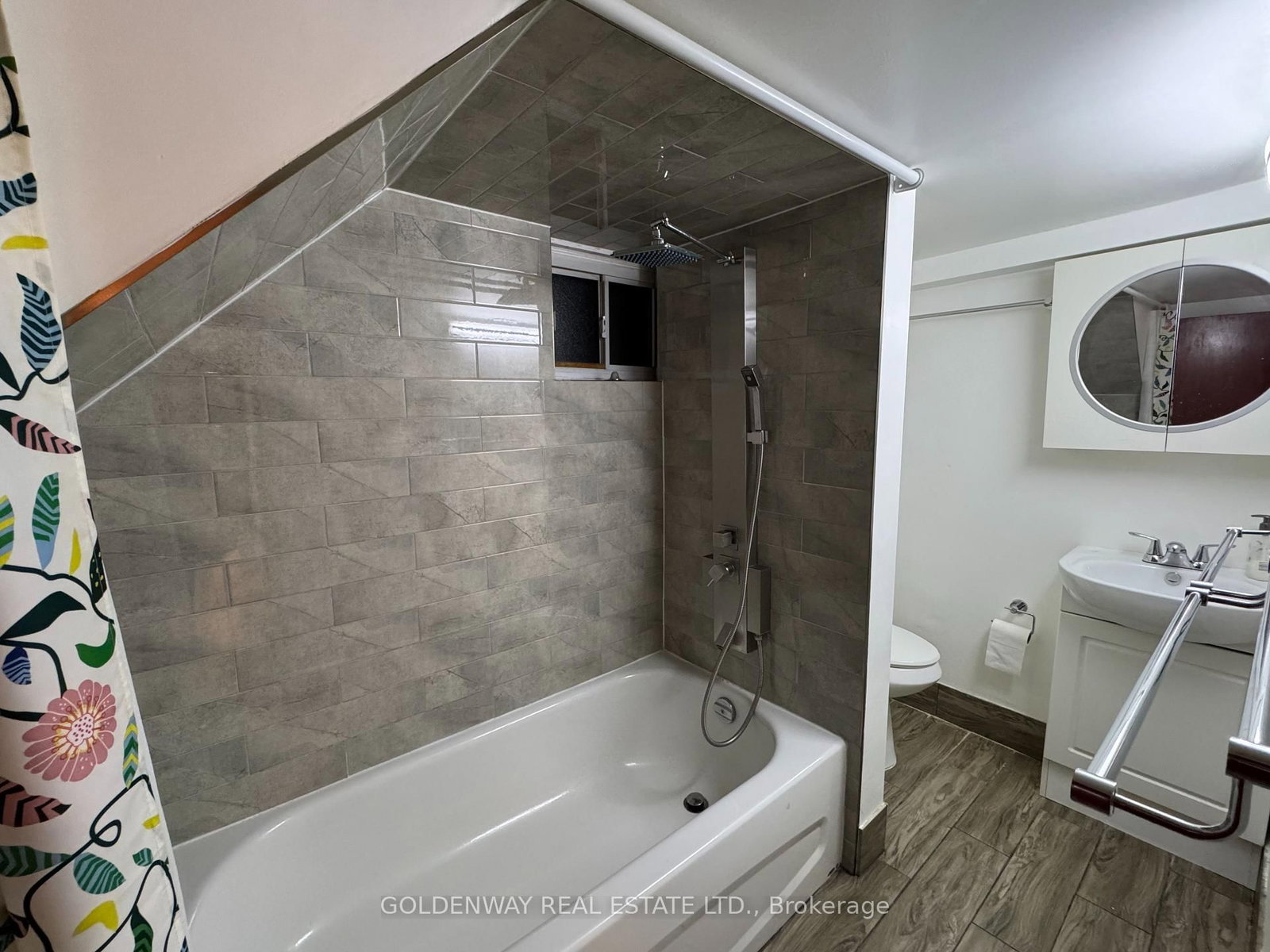 327 Springdale Boulevard • Toronto, ON photo 22