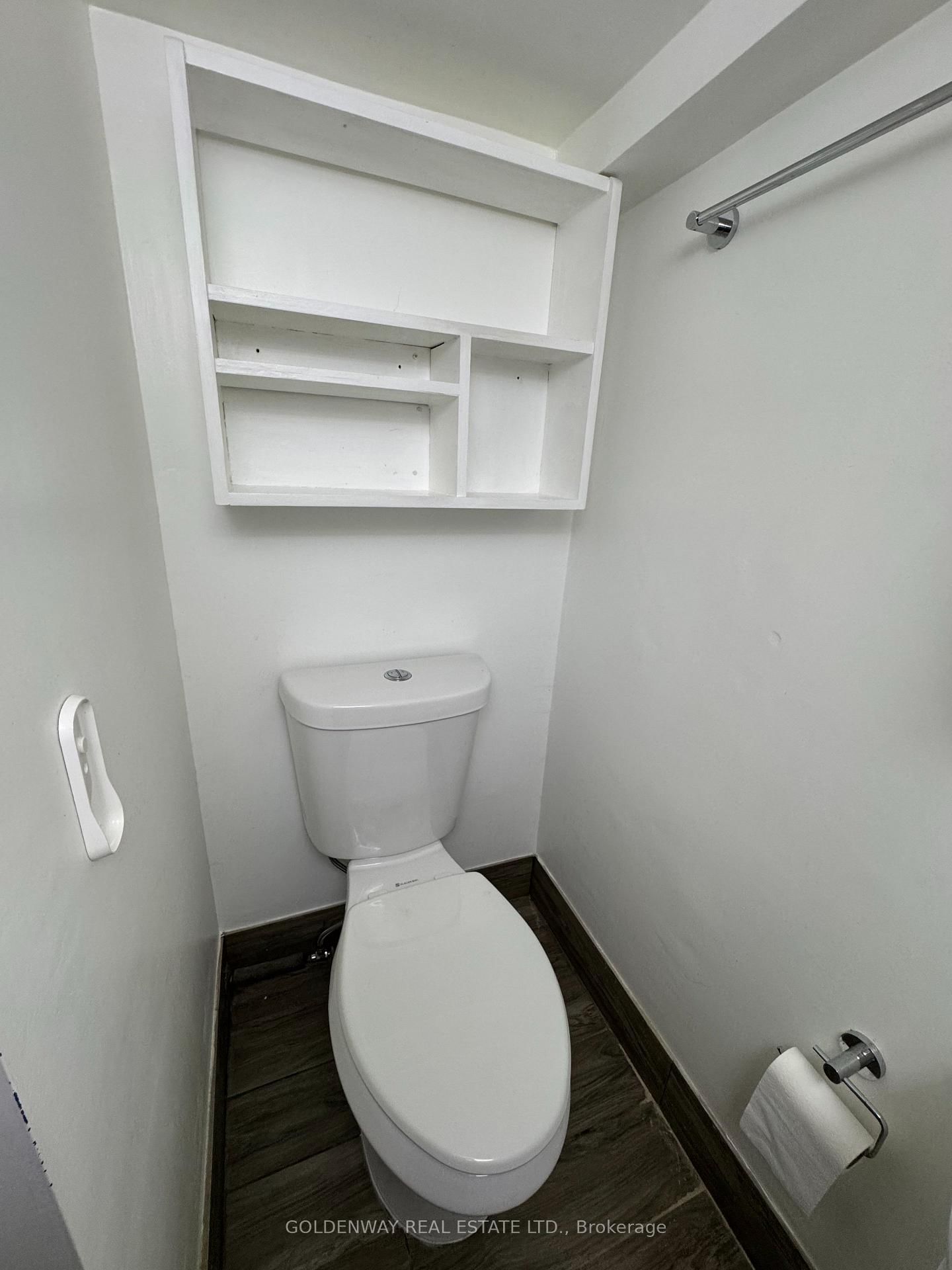 327 Springdale Boulevard • Toronto, ON photo 23
