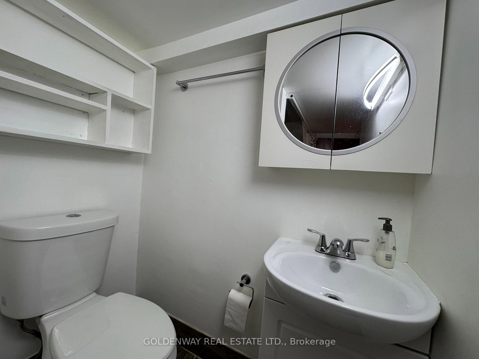 327 Springdale Boulevard • Toronto, ON photo 24