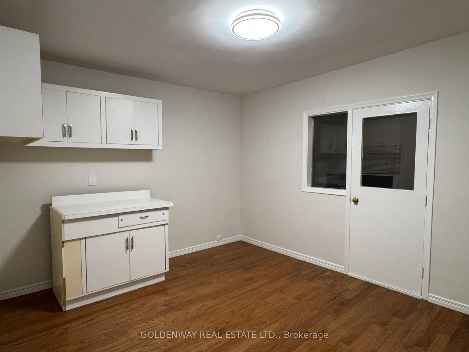 327 Springdale Boulevard • Toronto, ON photo 26