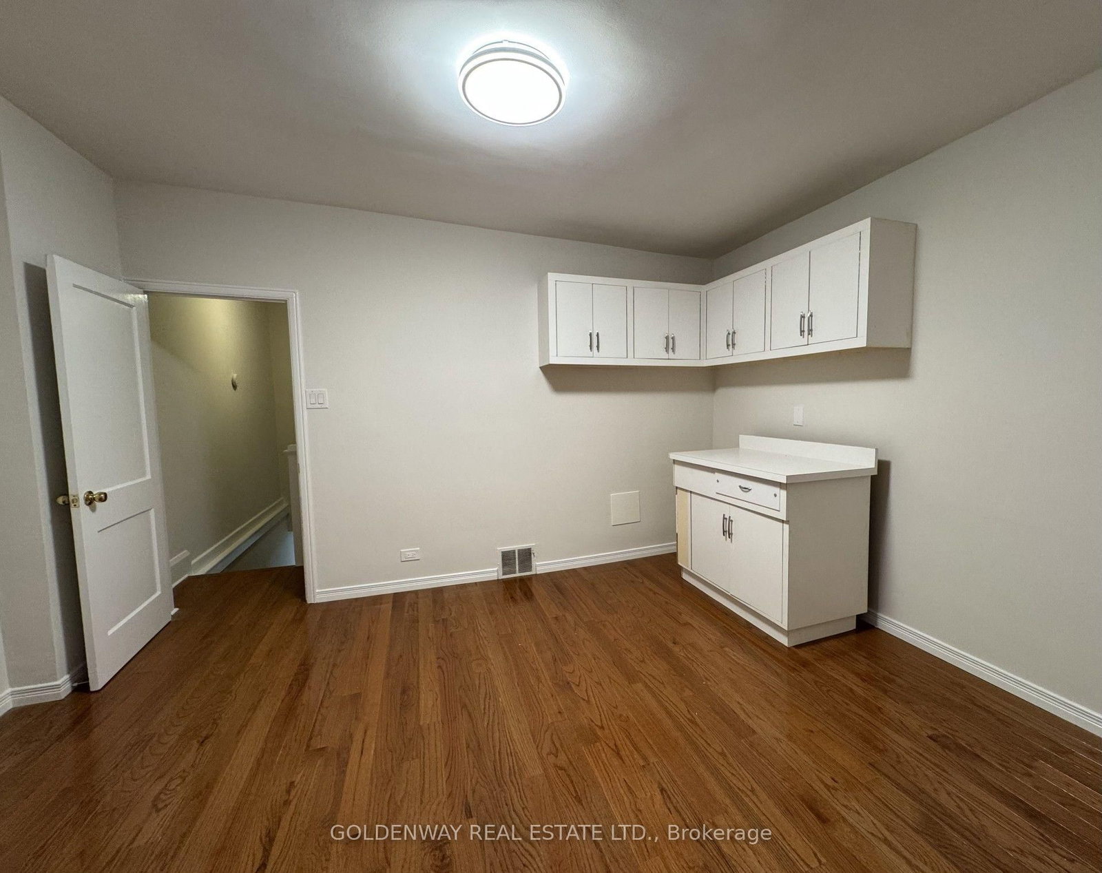 327 Springdale Boulevard • Toronto, ON photo 27