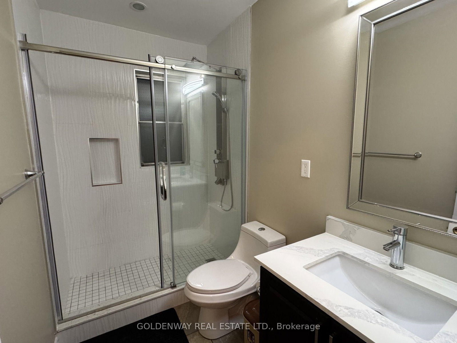 327 Springdale Boulevard • Toronto, ON photo 29